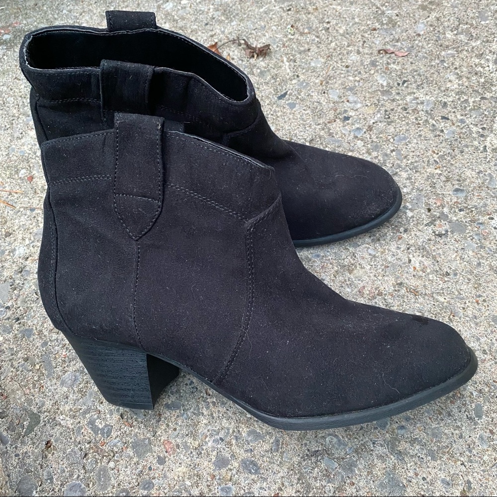 Brand New (NWOT) Black faux suede ankle booties